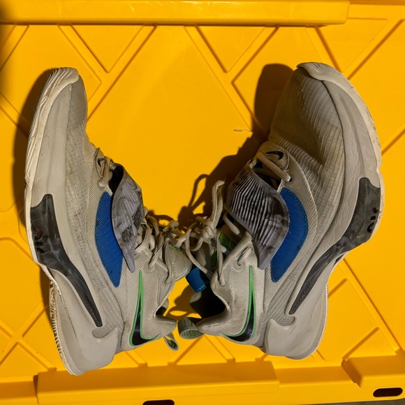 ATTENTION BASKETBALL PLAYERS! Mens Nike Zoom Freak 3, Grey Marble Lime, 10.5 - Picture 2 of 9